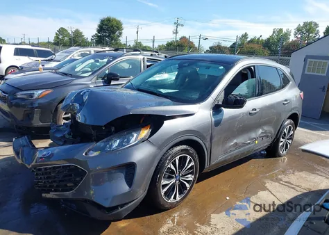 2021 Ford Escape Se Hybrid z USA, uszkodzony, nr VIN 1FMCU9BZ3MUB03828